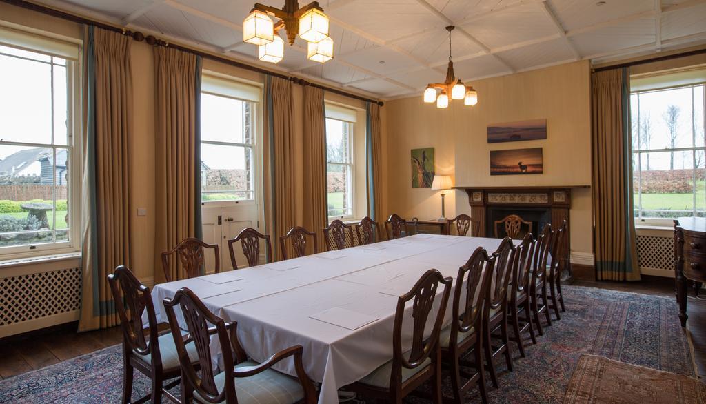 سويندون Overtown Manor Bed And Breakfast المظهر الخارجي الصورة