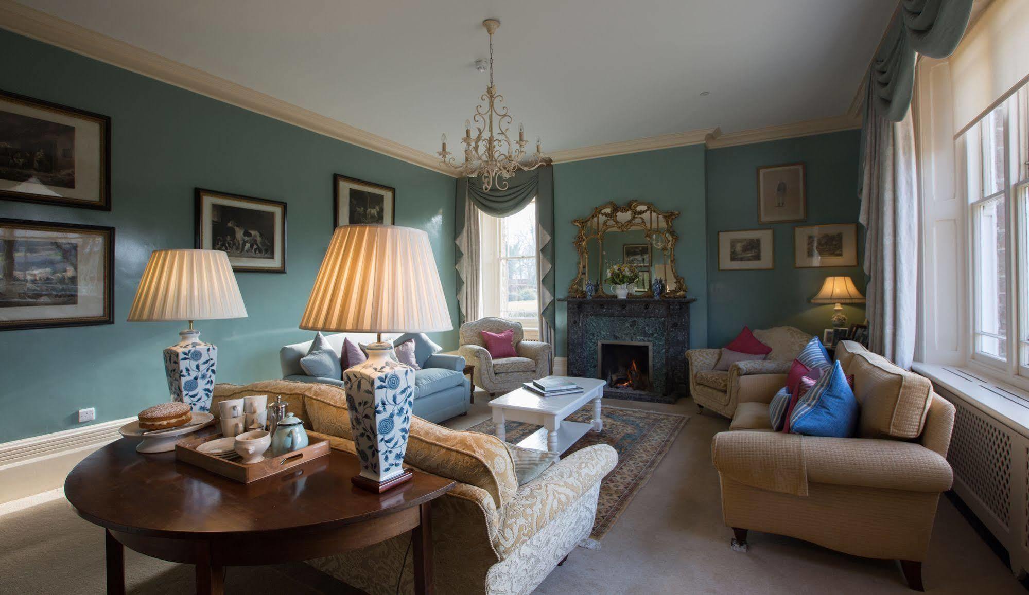 سويندون Overtown Manor Bed And Breakfast المظهر الخارجي الصورة